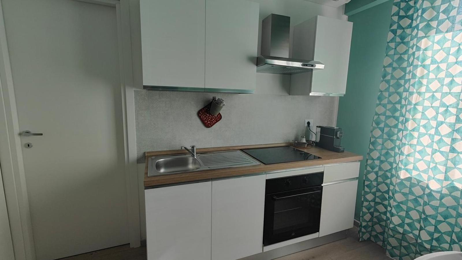 Apartment Colorland Rom
