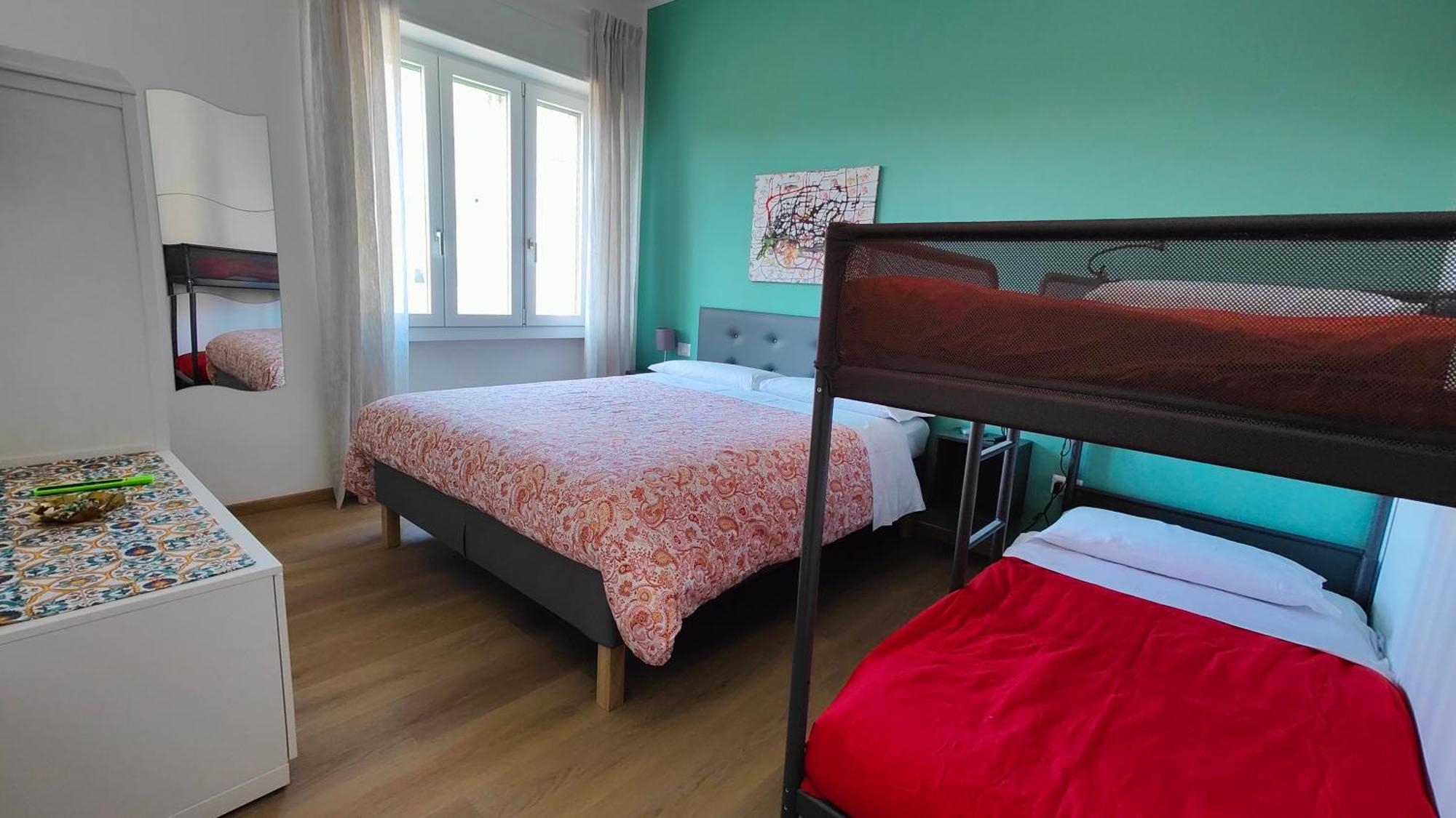 Colorland Apartment Rom
